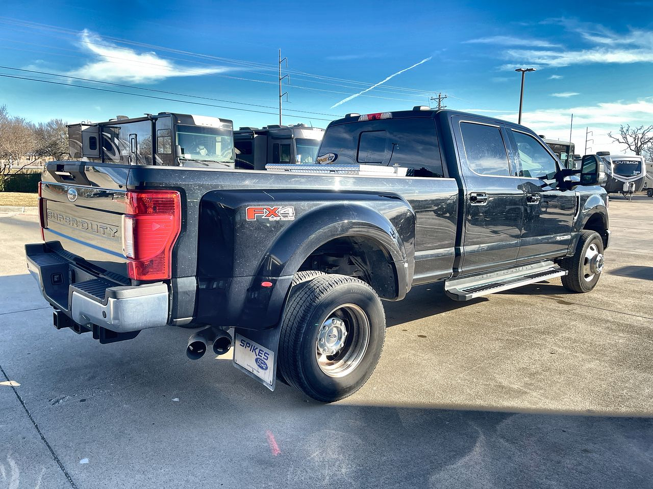 2022 Ford F-350 LARIAT FX4