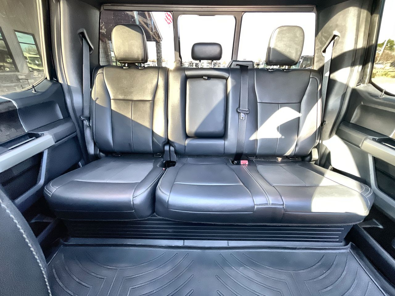 2022 Ford F-350 LARIAT FX4