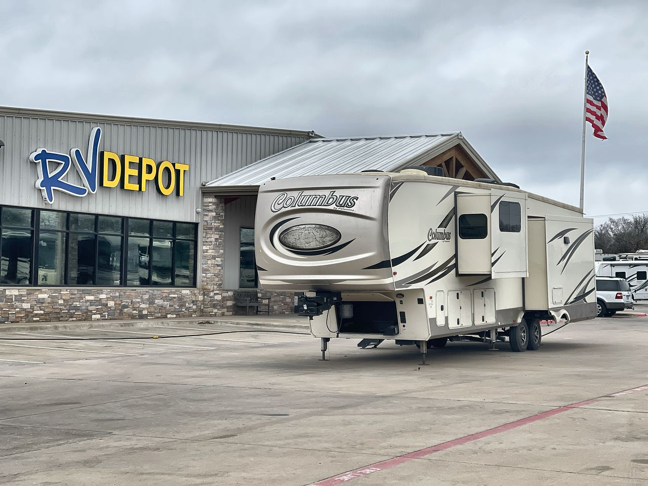 2019 COLUMBUS 383FB PALOMINO