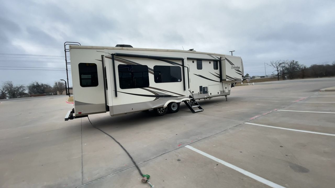 2019 COLUMBUS 383FB PALOMINO