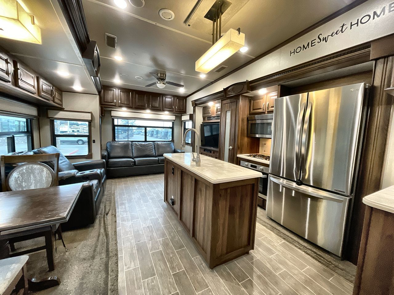 2019 COLUMBUS 383FB PALOMINO