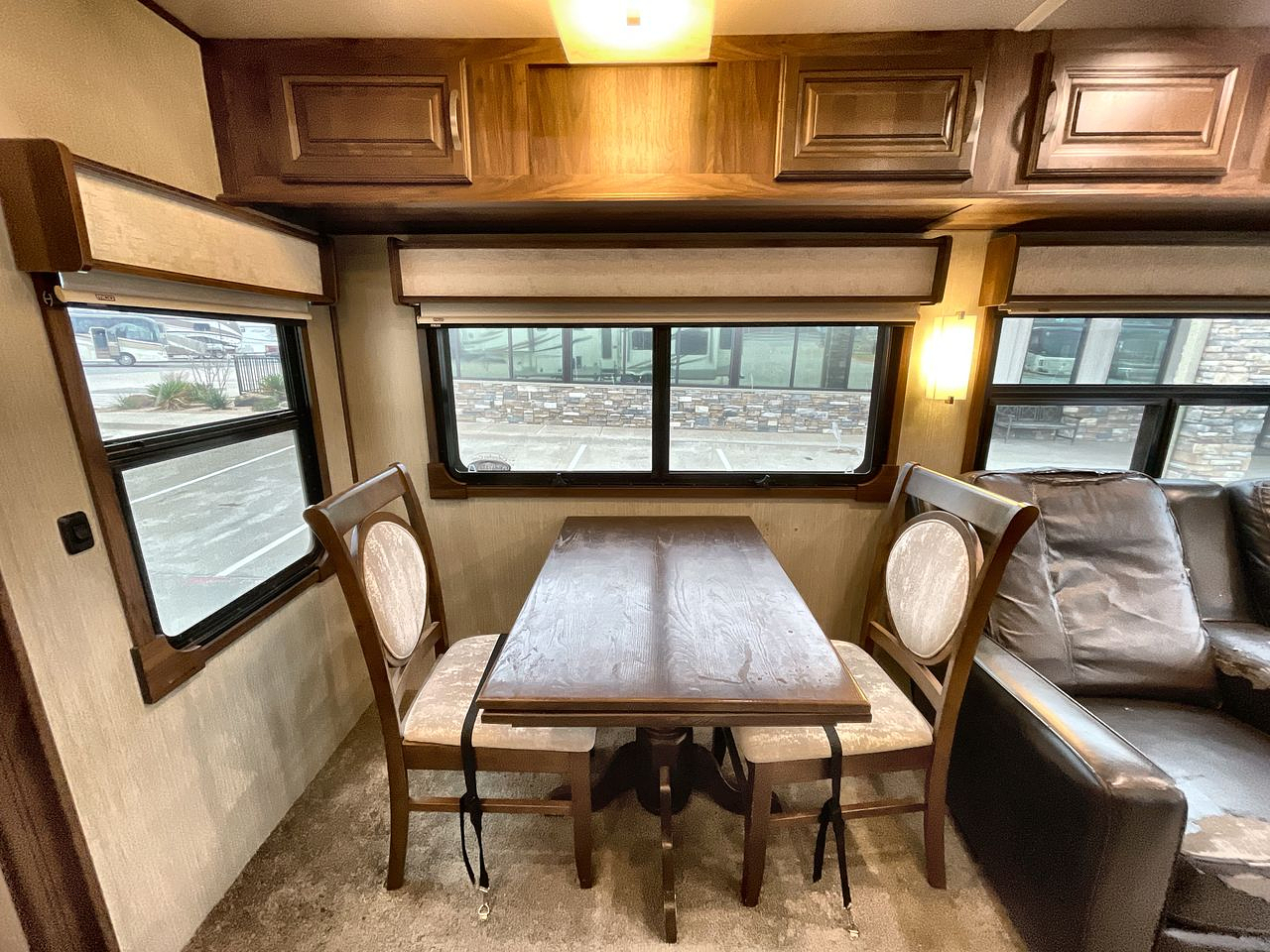 2019 COLUMBUS 383FB PALOMINO