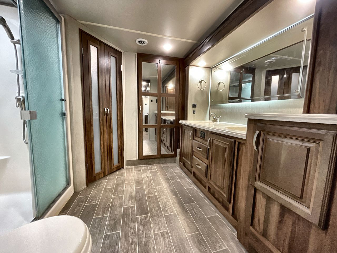 2019 COLUMBUS 383FB PALOMINO