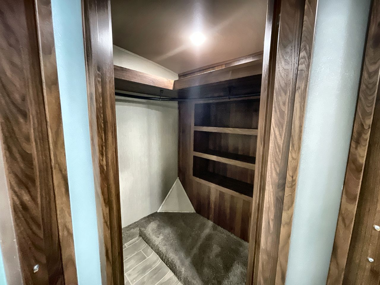 2019 COLUMBUS 383FB PALOMINO