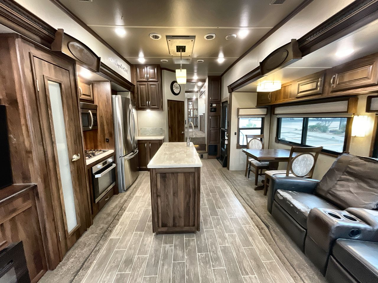 2019 COLUMBUS 383FB PALOMINO