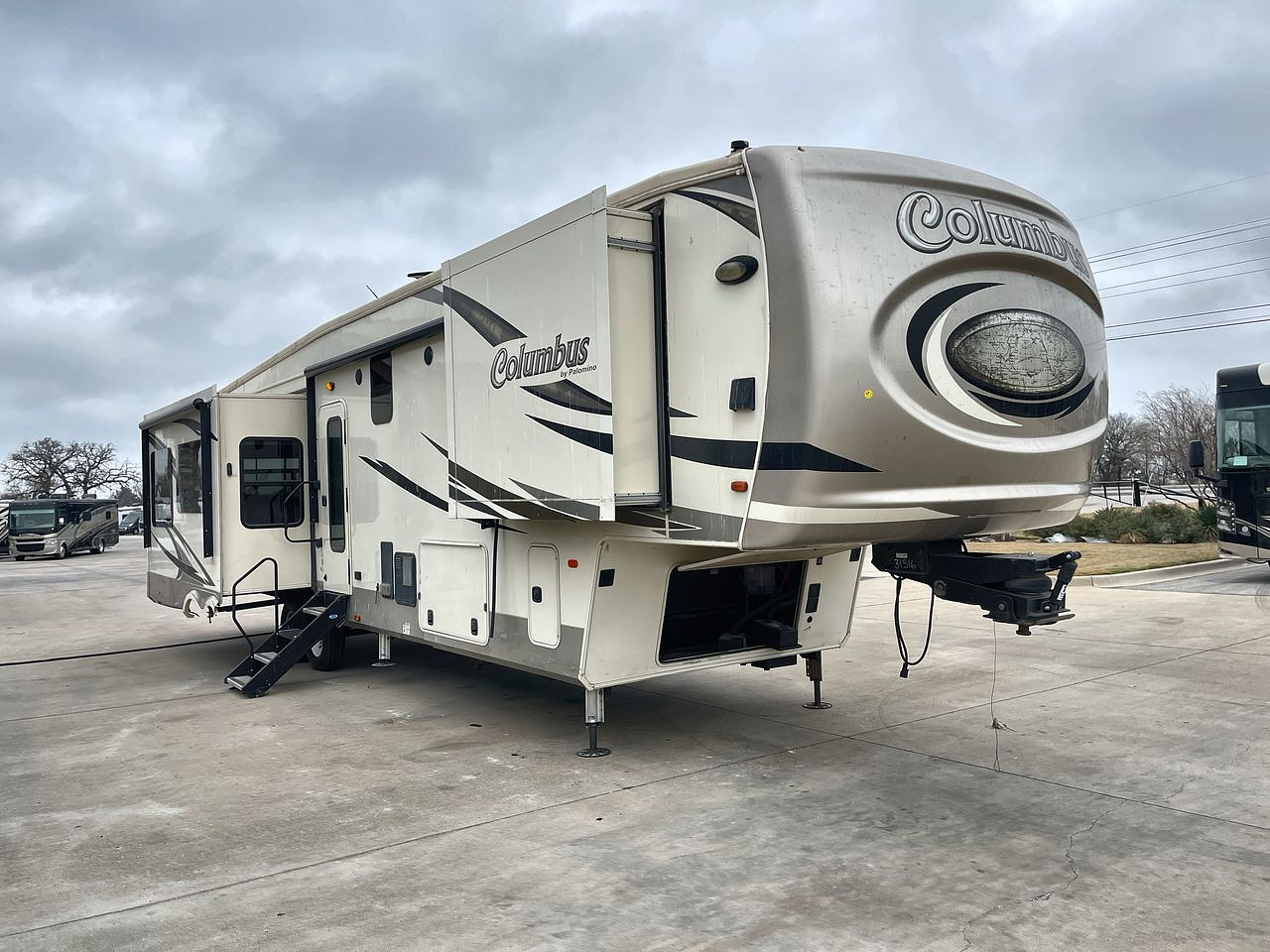 2019 COLUMBUS 383FB PALOMINO