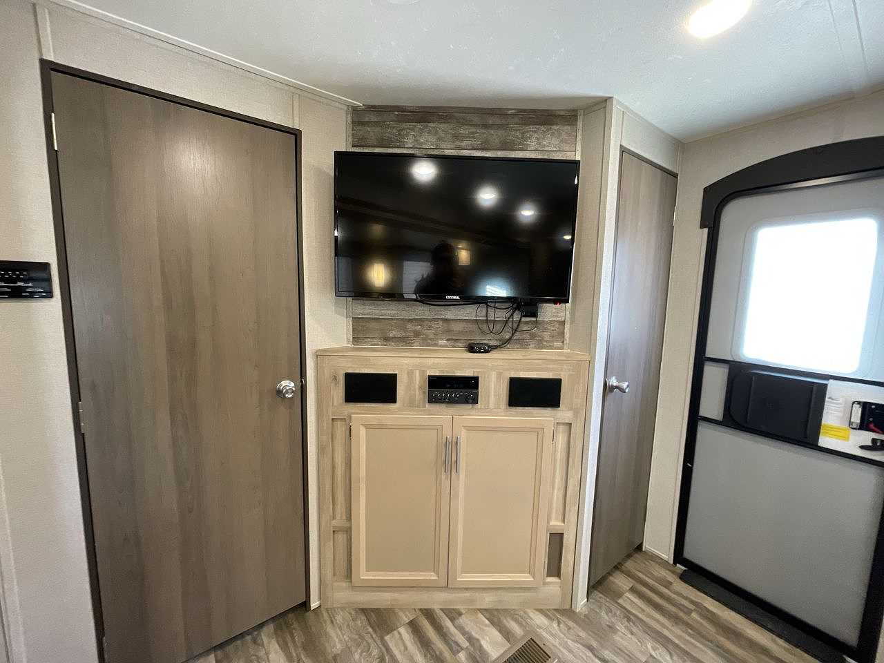 2020 COACHMEN CATALINA 303QBCK