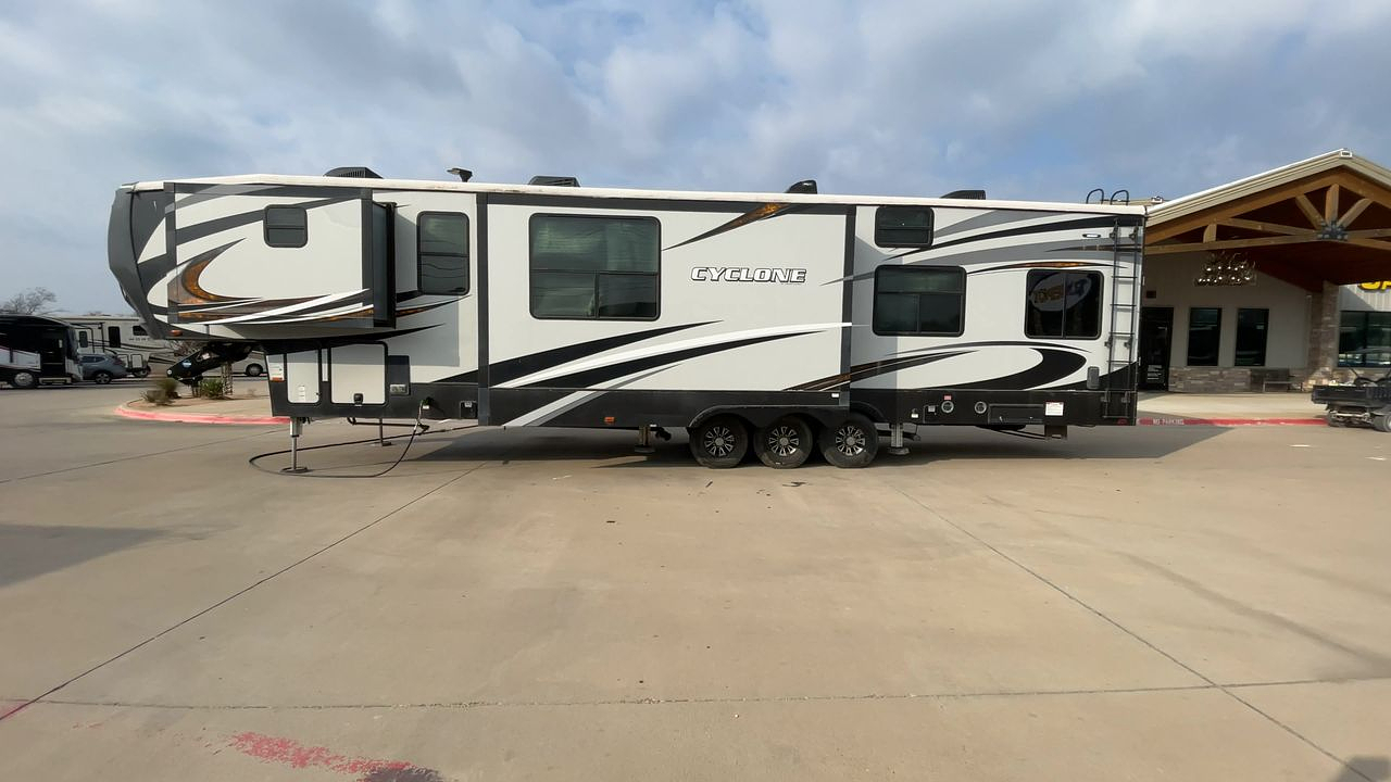 2017 HEARTLAND CYCLONE 4200