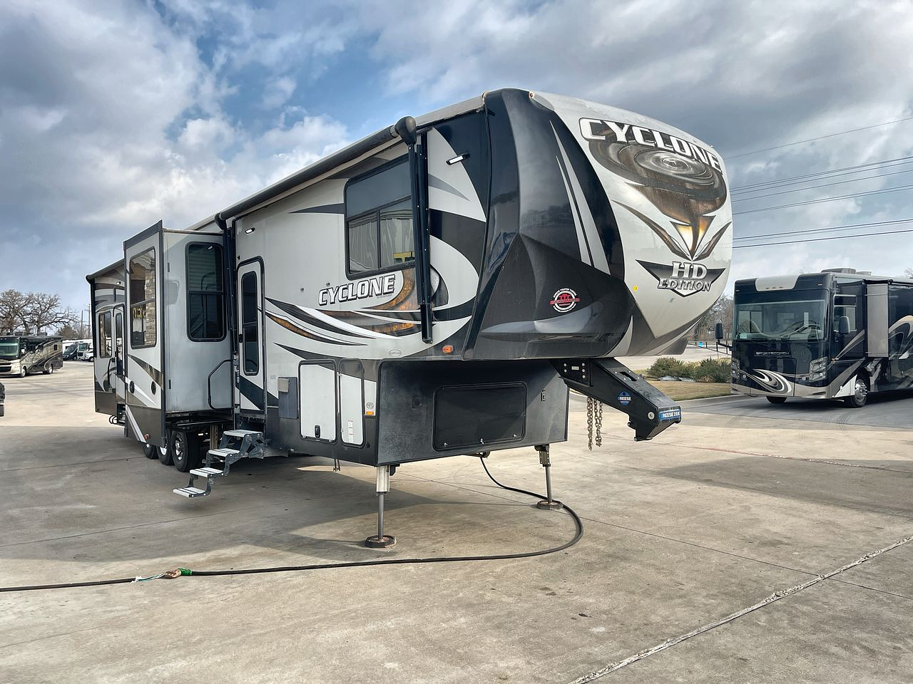 2017 HEARTLAND CYCLONE 4200
