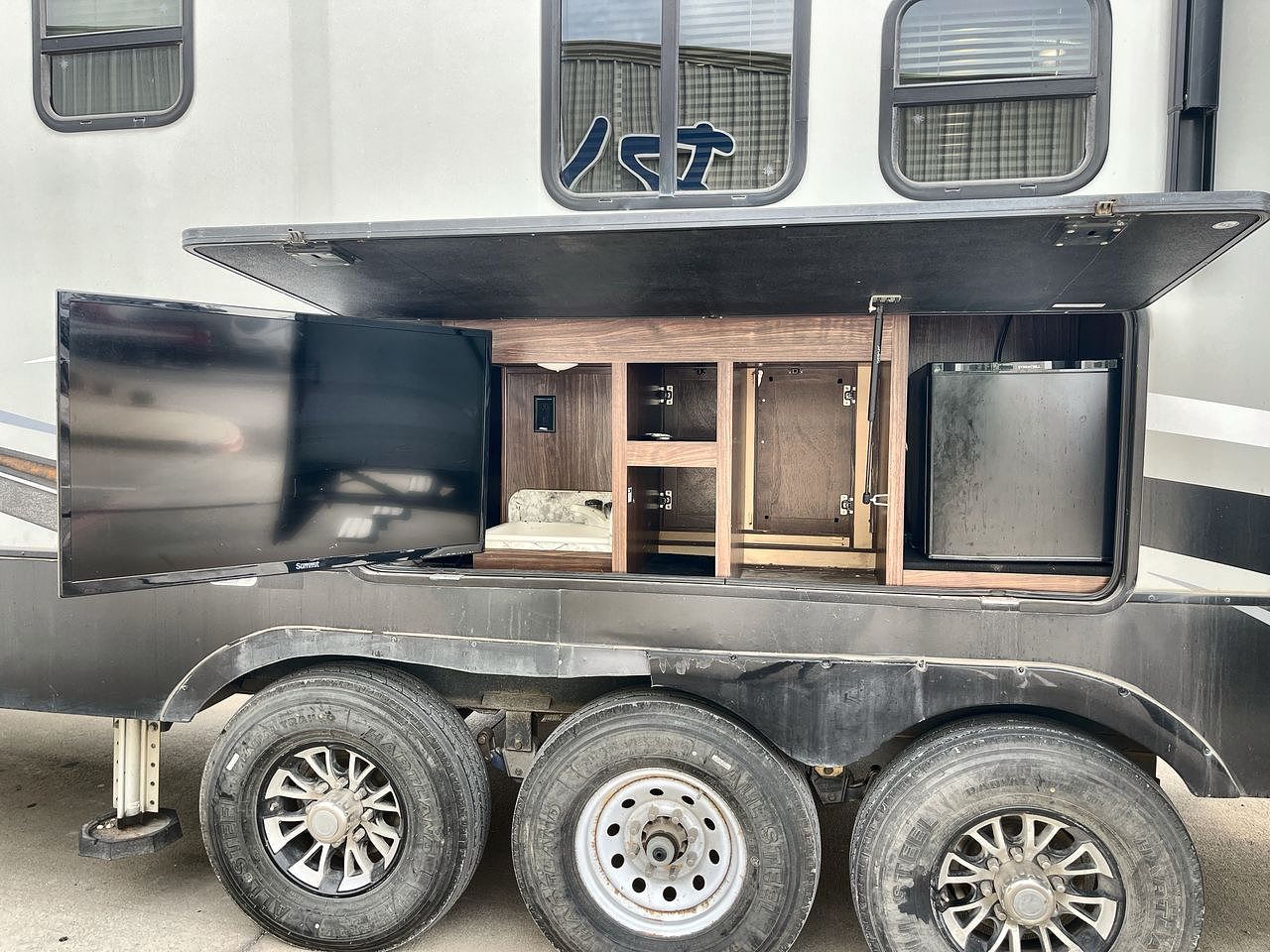 2017 HEARTLAND CYCLONE 4200