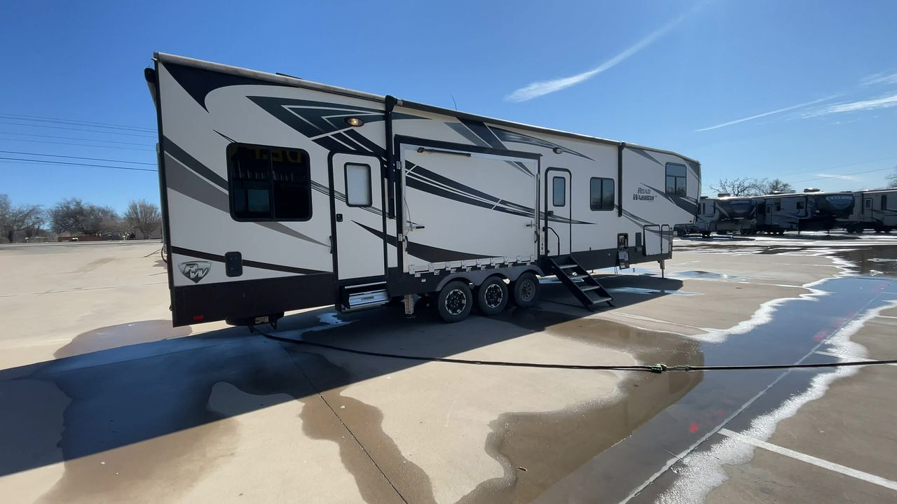 2019 HEARTLAND ROAD WARRIOR 427RW