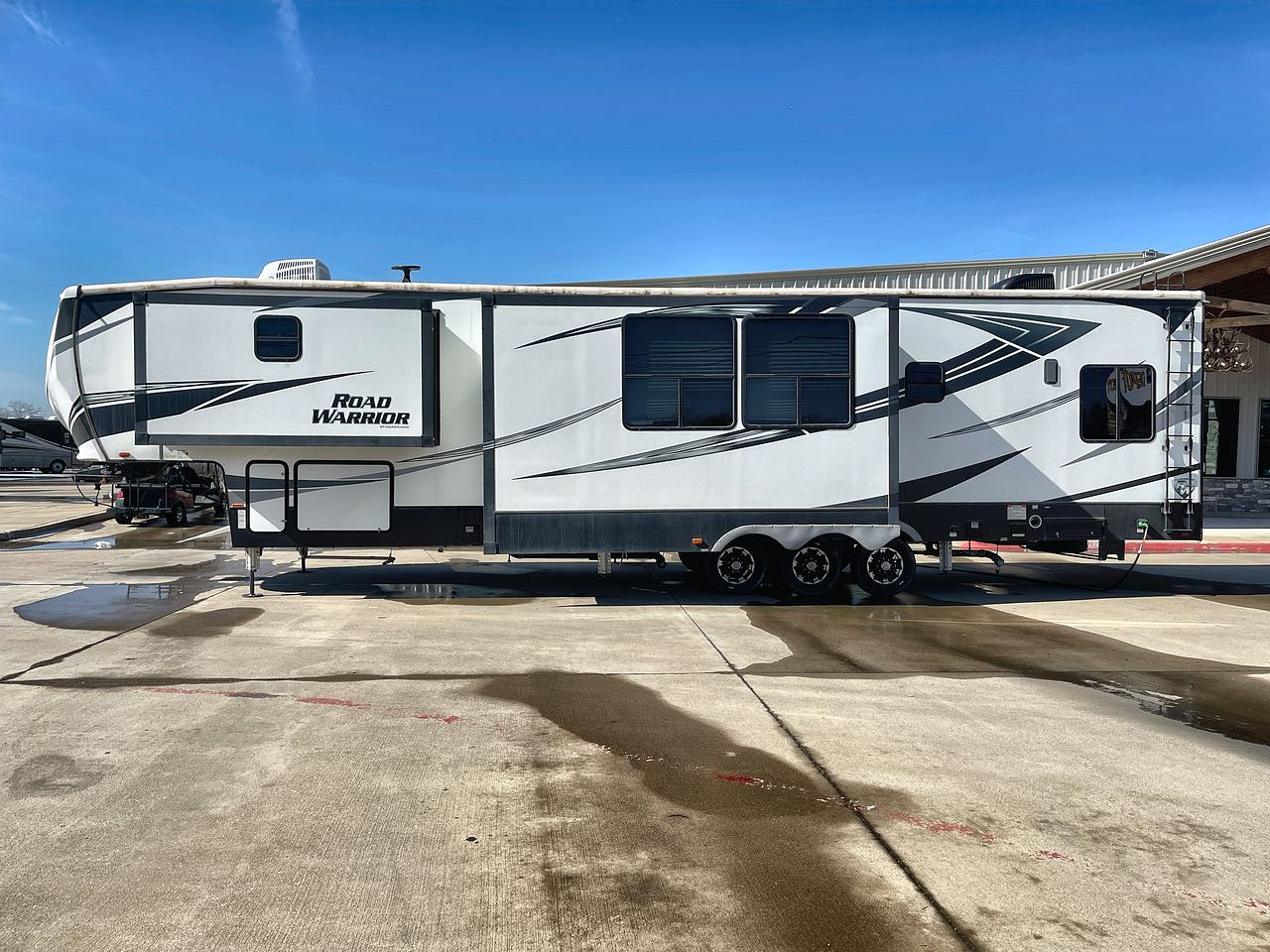 2019 HEARTLAND ROAD WARRIOR 427RW