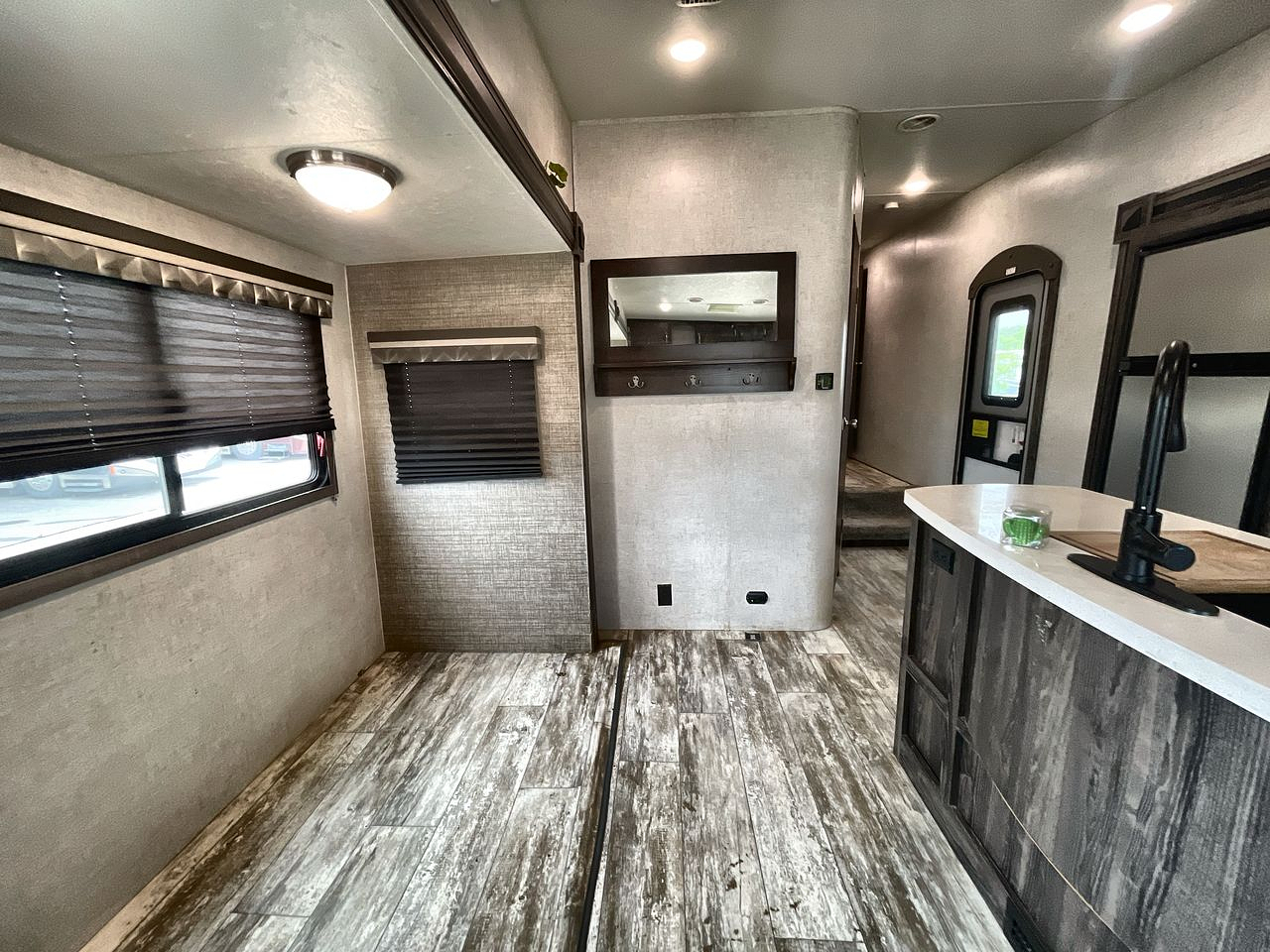 2020 HIGHLAND RIDGE MESA RIDGE 335MBH