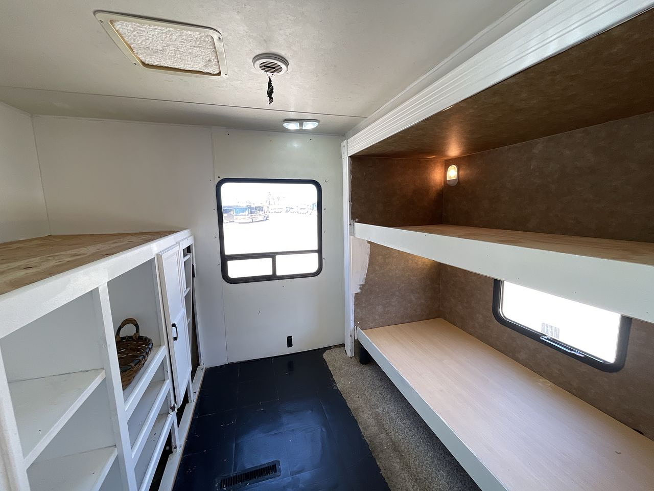 2013 ZINGER ZT-310-SB