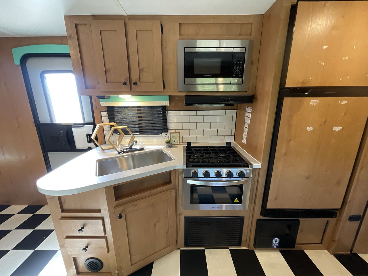 2023 RIVERSIDE RETRO 245RB