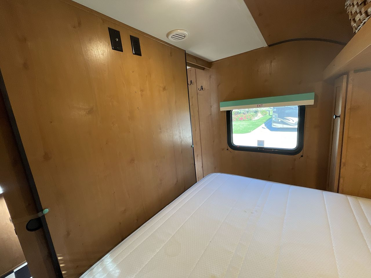 2023 RIVERSIDE RETRO 245RB