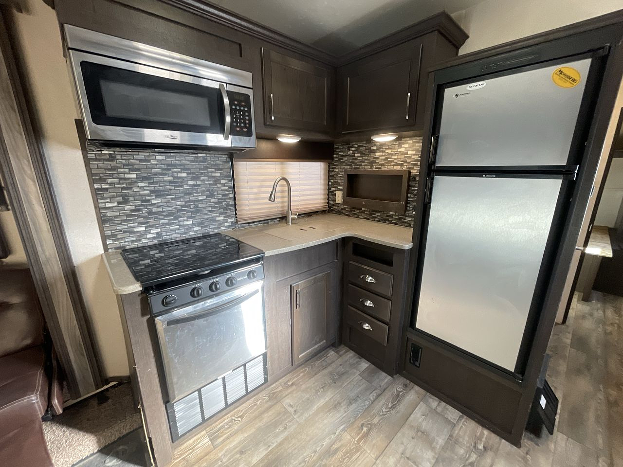 2018 FOREST RIVER SANDSTORM 271GSLR