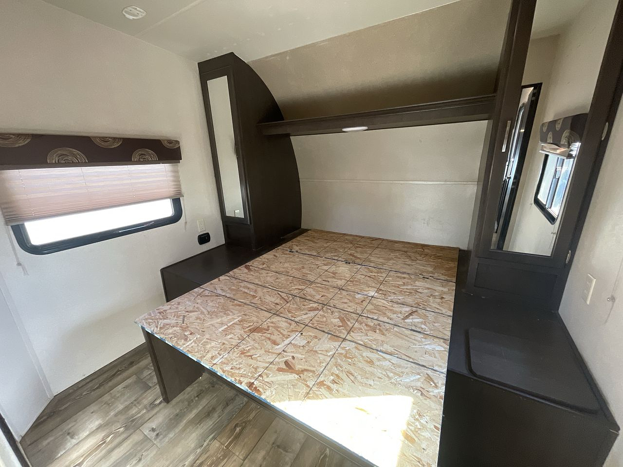 2018 FOREST RIVER SANDSTORM 271GSLR