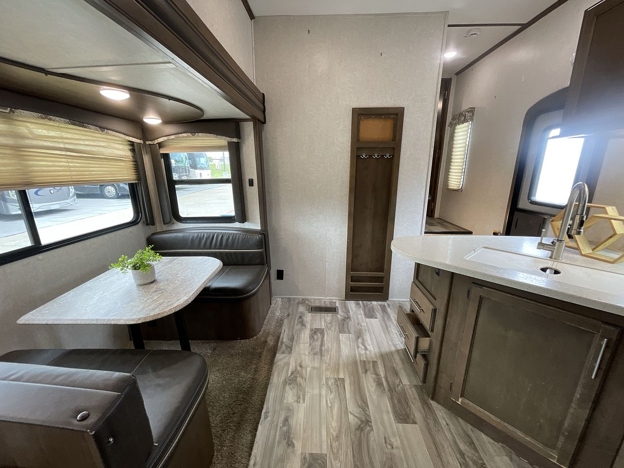 2019 KEYSTONE COUGAR 29RDB