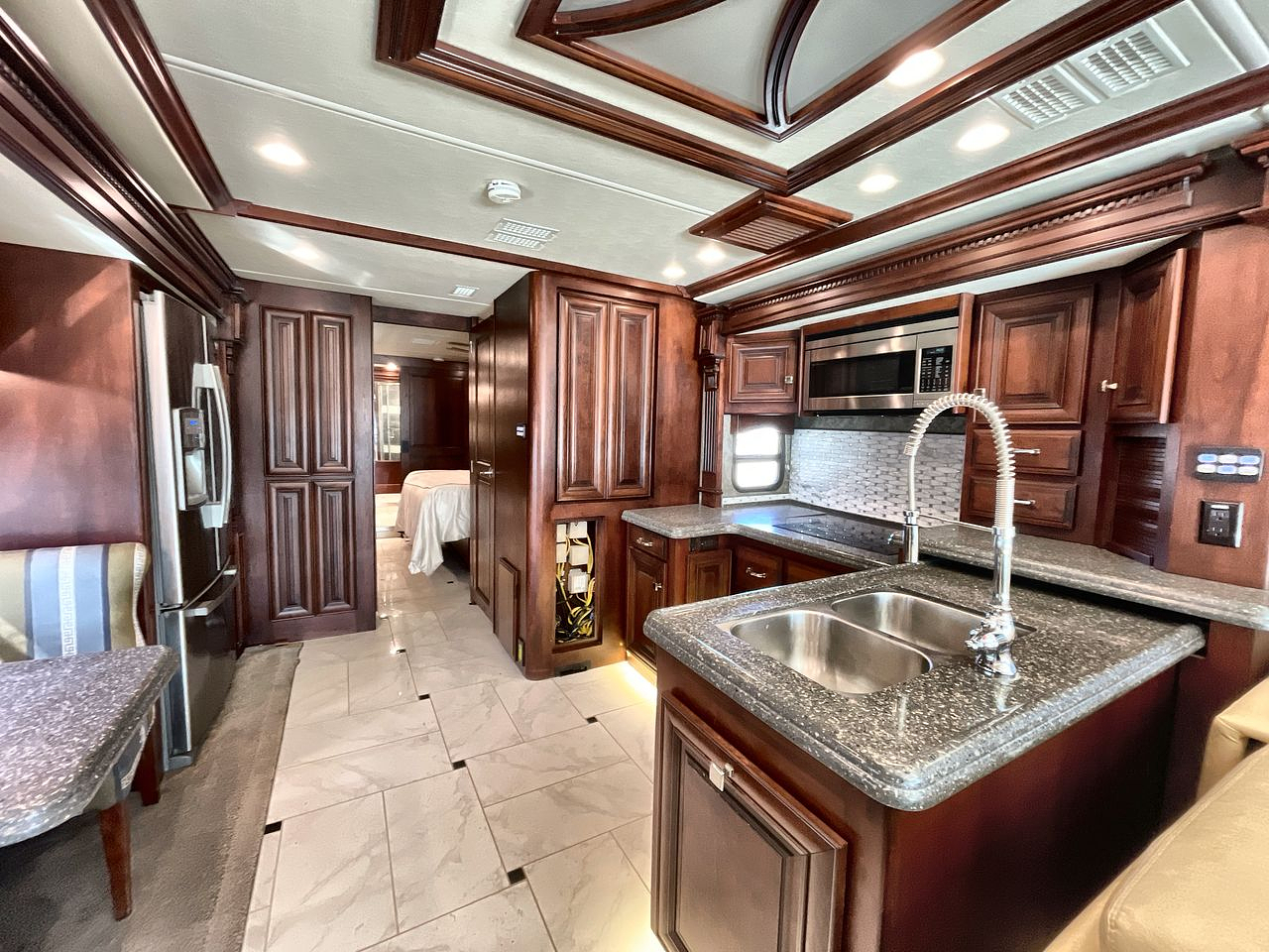 2015 MONACO DYNASTY 45P