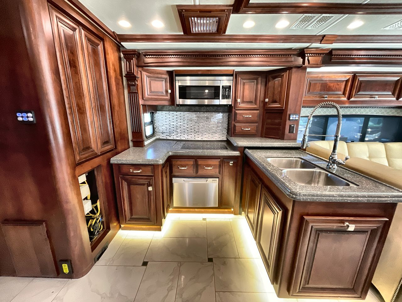 2015 MONACO DYNASTY 45P