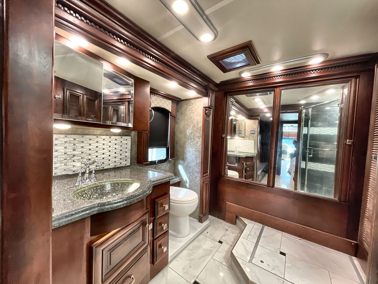 2015 MONACO DYNASTY 45P