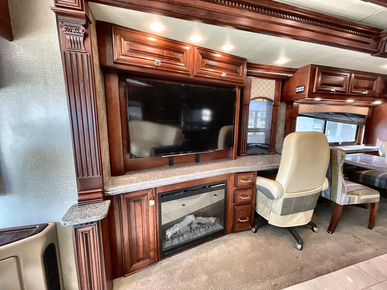 2015 MONACO DYNASTY 45P