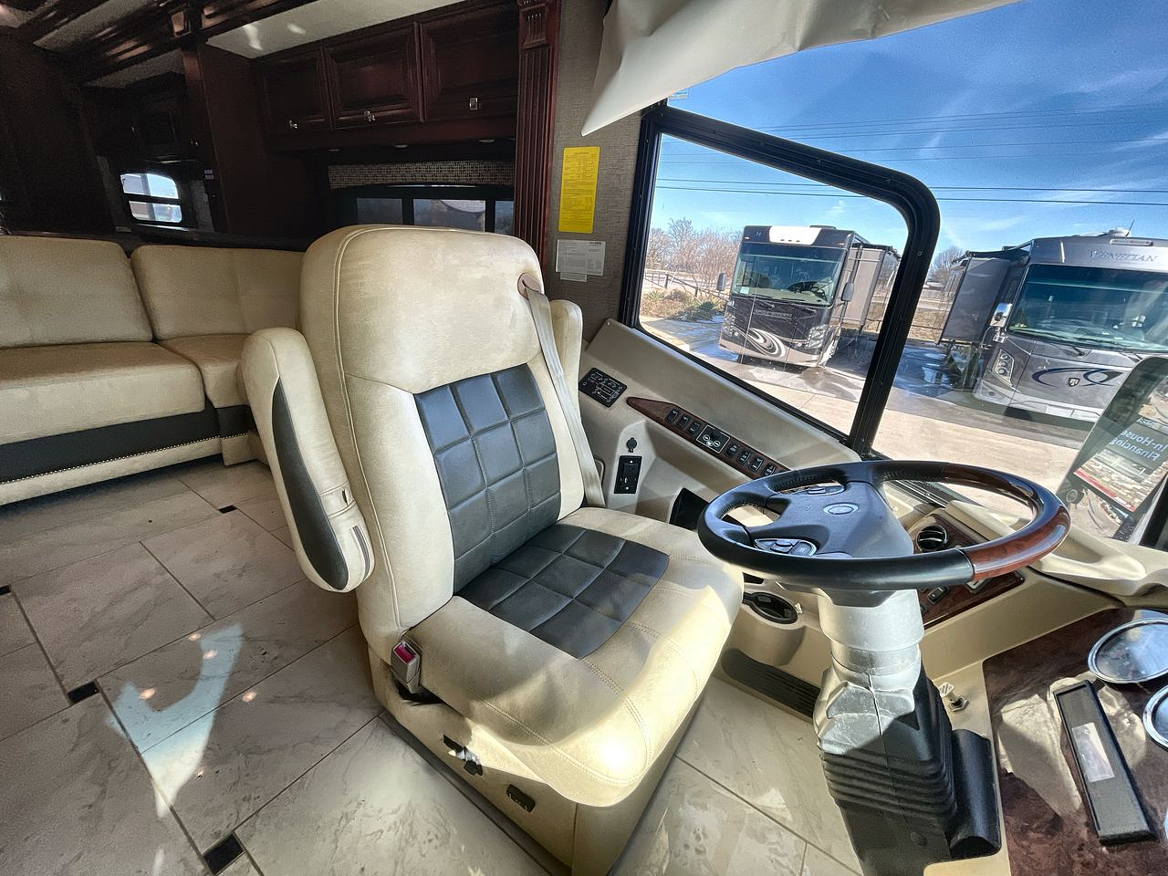 2015 MONACO DYNASTY 45P