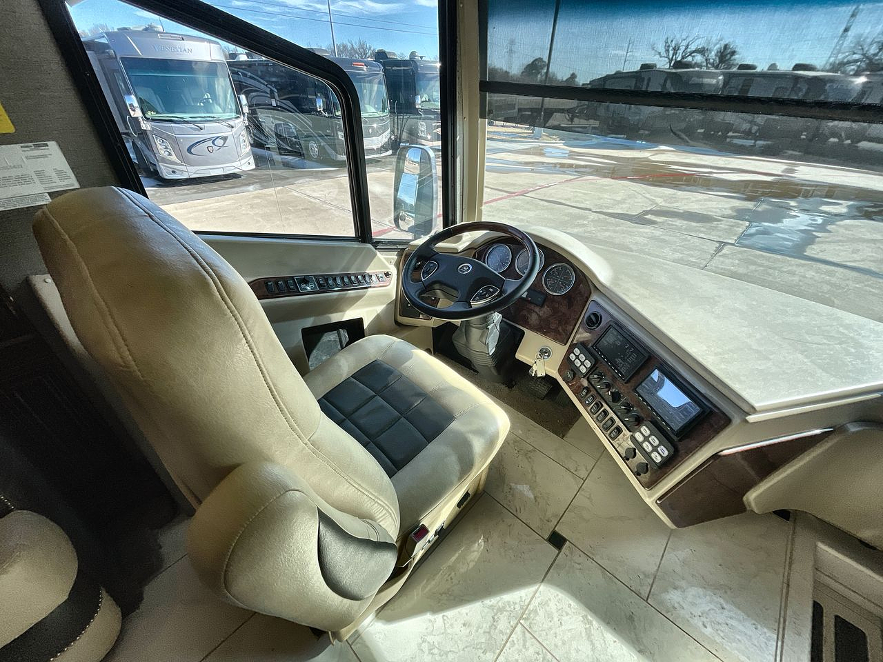 2015 MONACO DYNASTY 45P