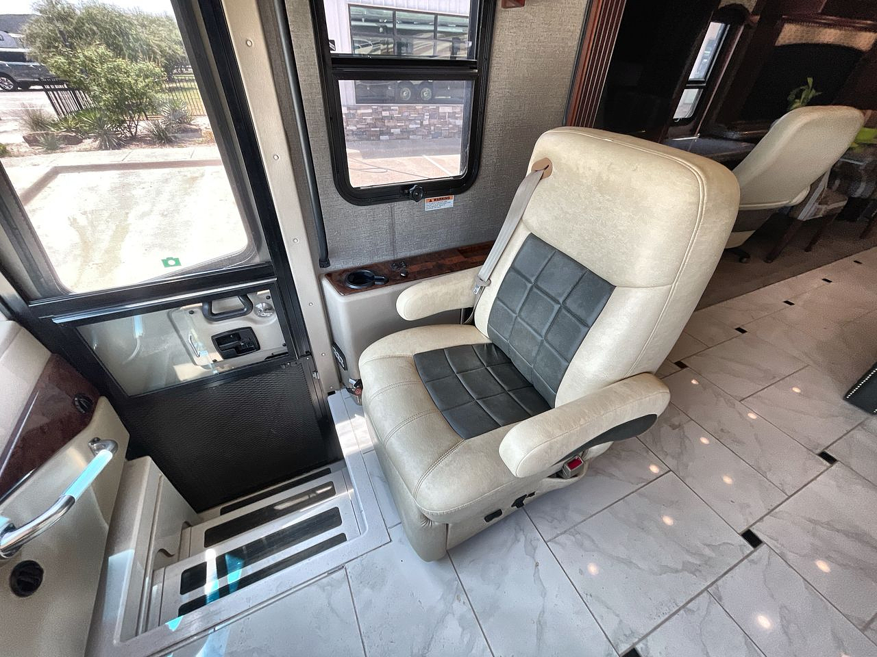 2015 MONACO DYNASTY 45P
