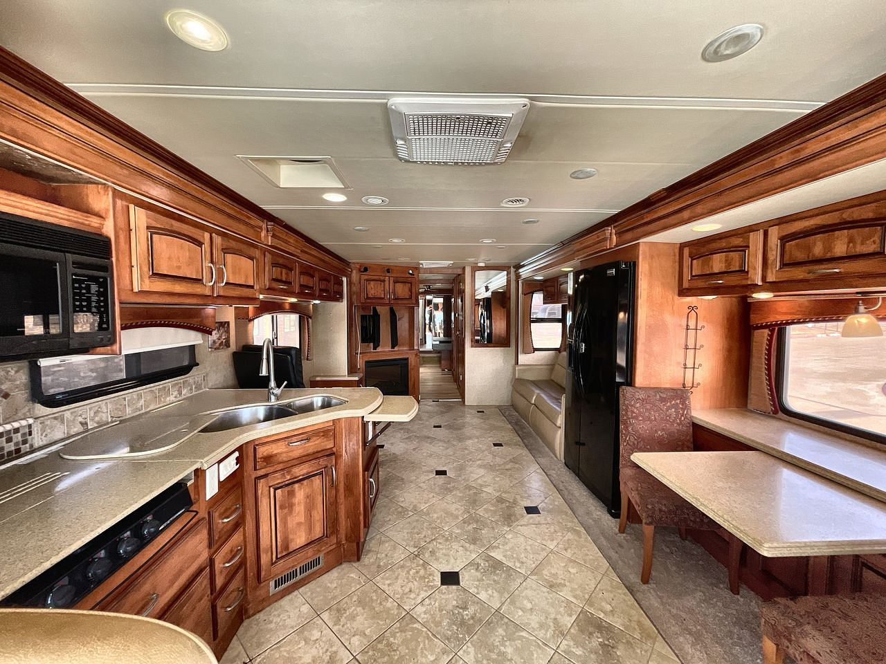 2011 HOLIDAY RAMBLER ENDEAVOR 43PDS