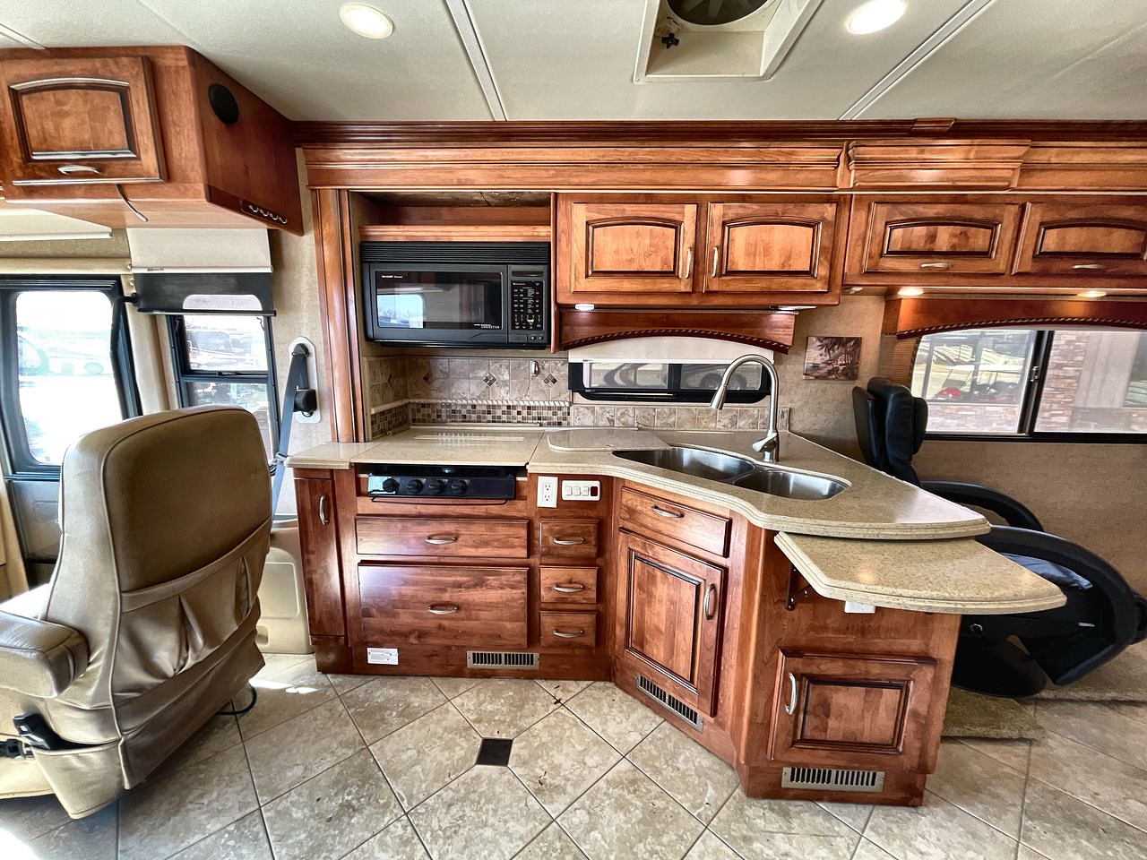 2011 HOLIDAY RAMBLER ENDEAVOR 43PDS