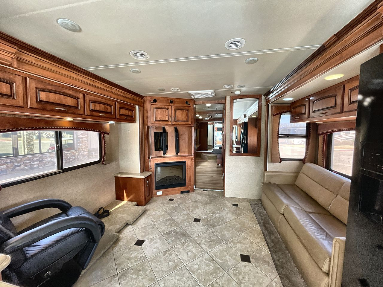 2011 HOLIDAY RAMBLER ENDEAVOR 43PDS