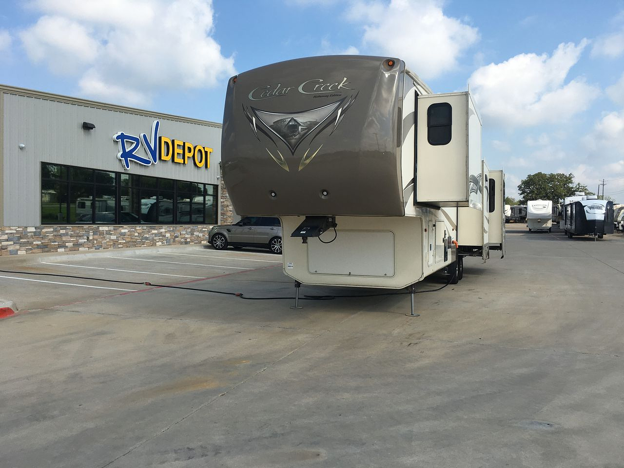 2015 FOREST RIVER CEDAR CREEK 38RD