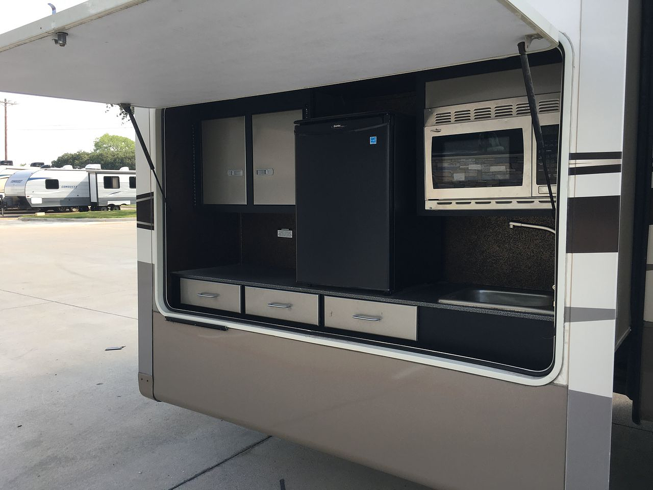 2015 FOREST RIVER CEDAR CREEK 38RD