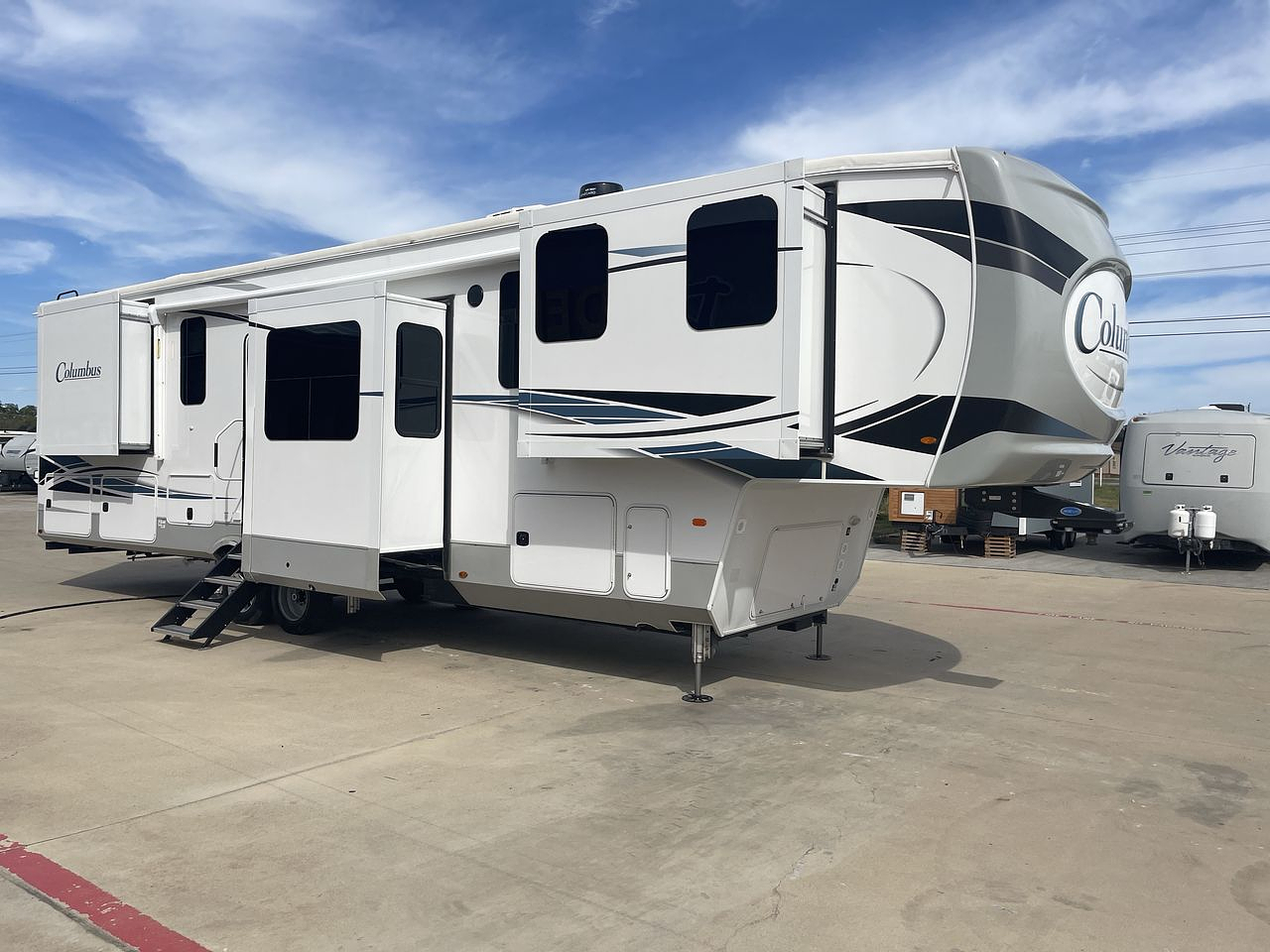 2022 FOREST RIVER COLUMBUS 1492 388FK