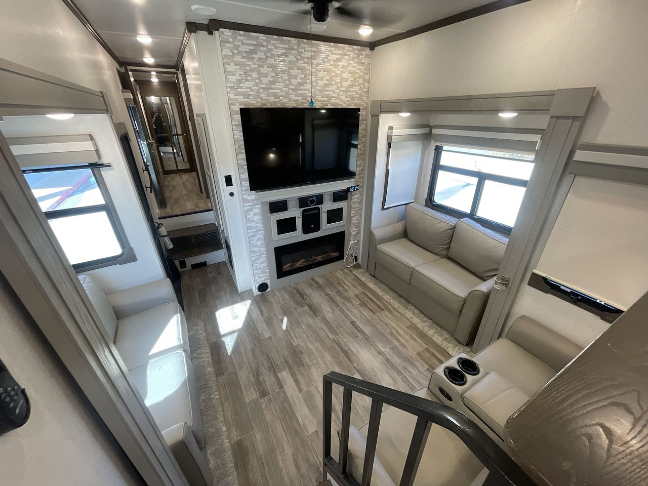 2022 FOREST RIVER COLUMBUS 1492 388FK