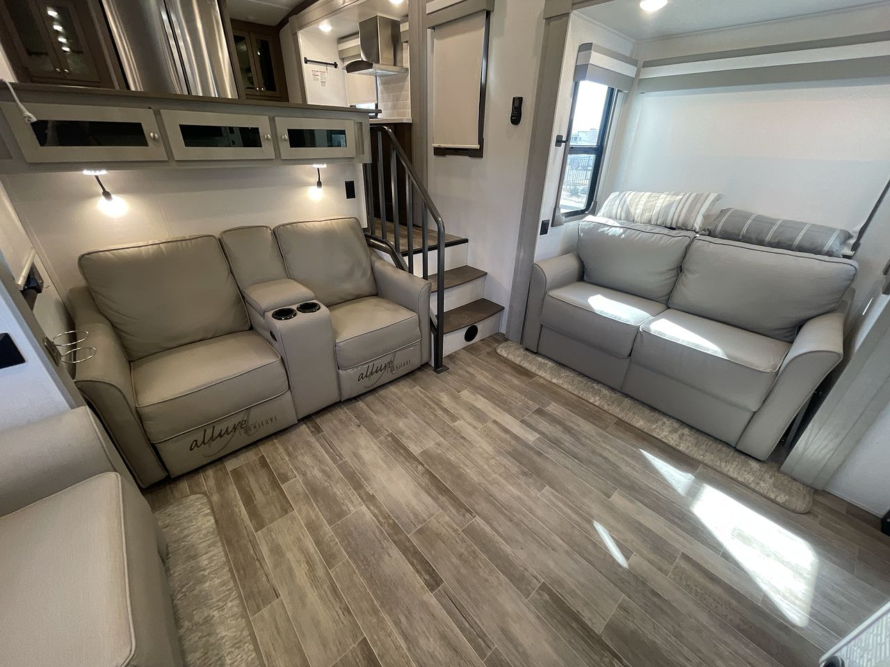 2022 FOREST RIVER COLUMBUS 1492 388FK