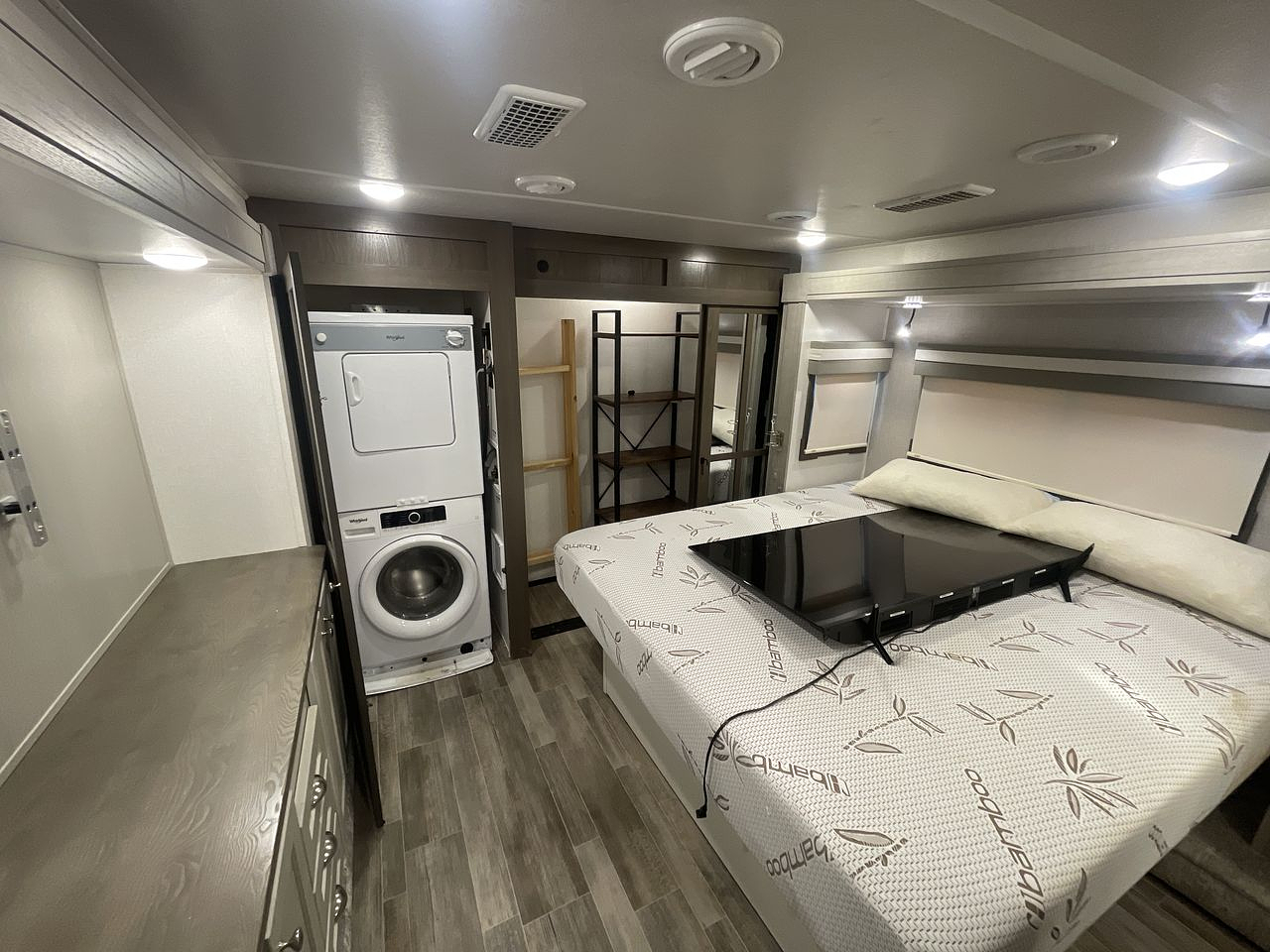 2022 FOREST RIVER COLUMBUS 1492 388FK