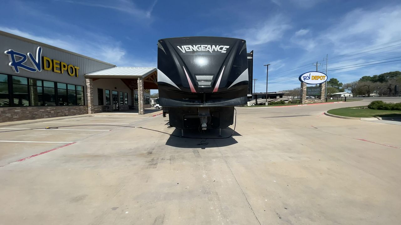 2015 FOREST RIVER VENGEANCE 378V
