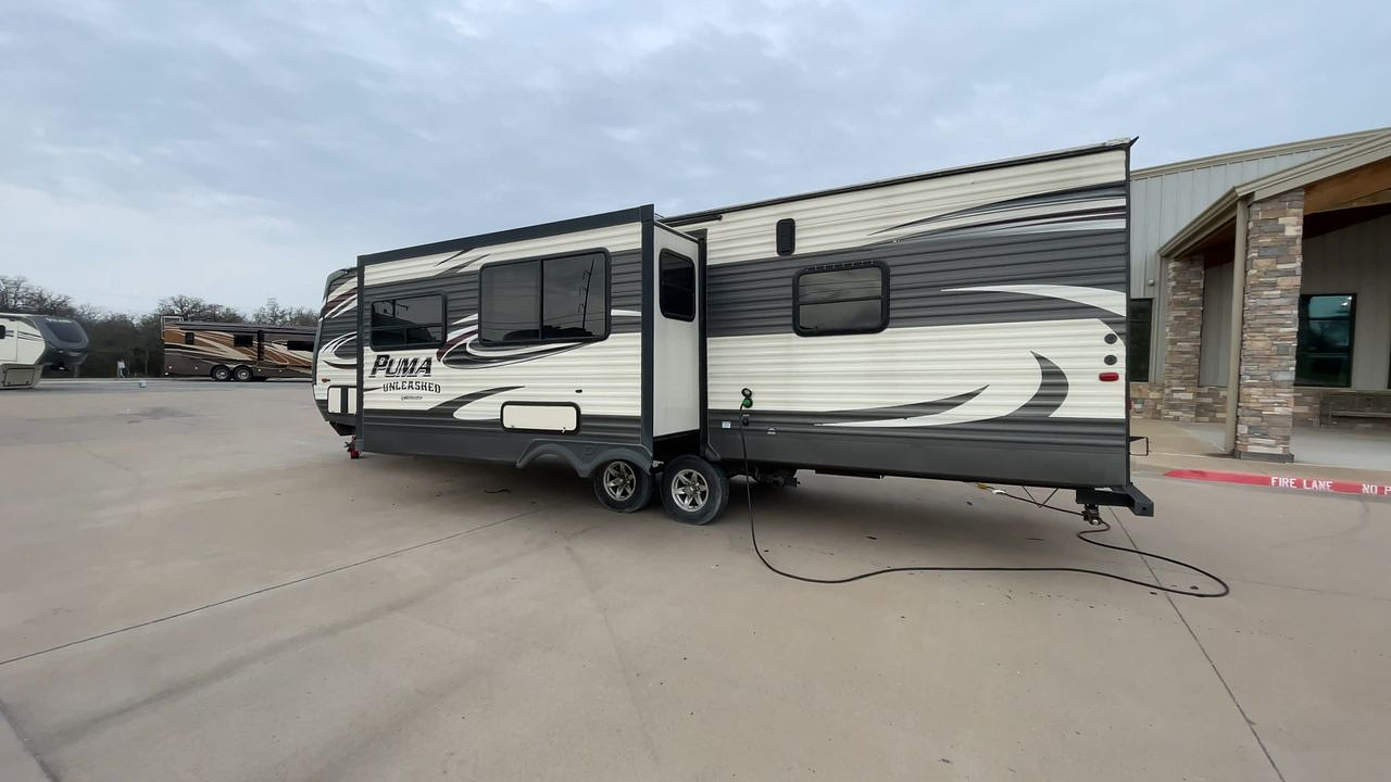 2015 PALOMINO PUMA UNLEASHED 30THS