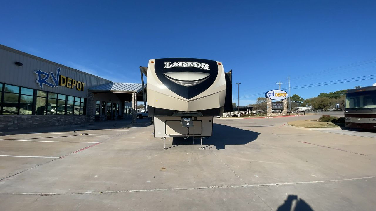 2019 KEYSTONE LAREDO 358BP