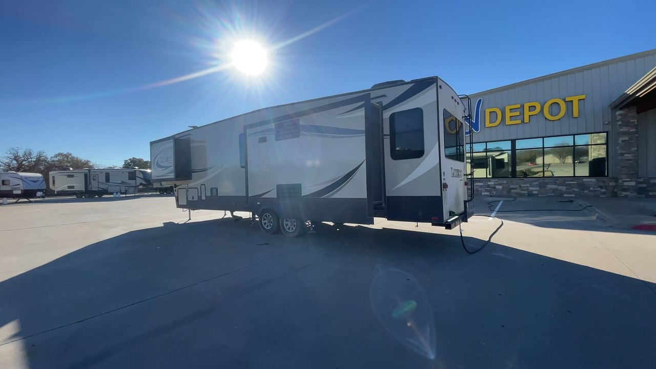 2019 KEYSTONE LAREDO 358BP