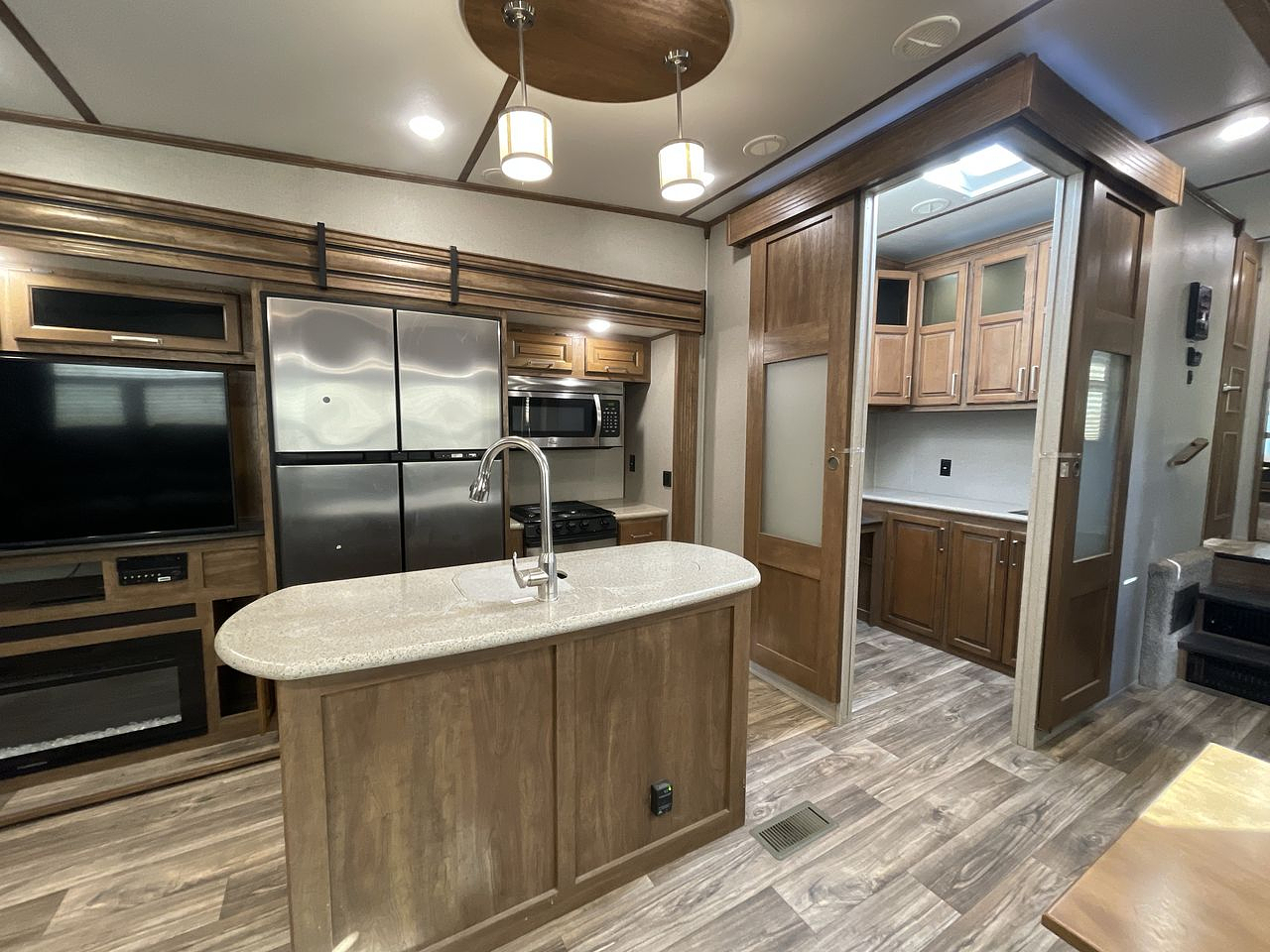2019 KEYSTONE LAREDO 358BP