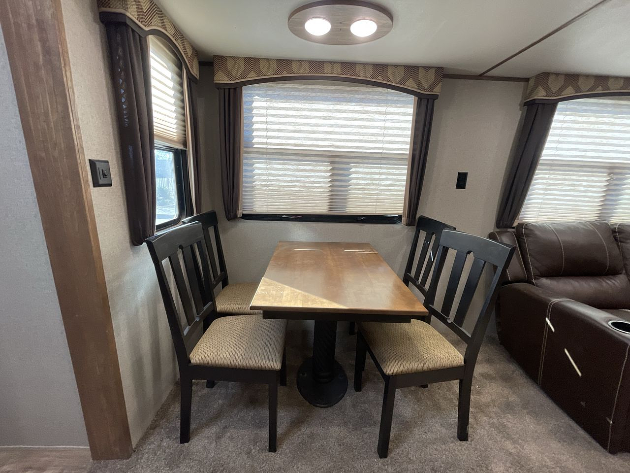 2019 KEYSTONE LAREDO 358BP