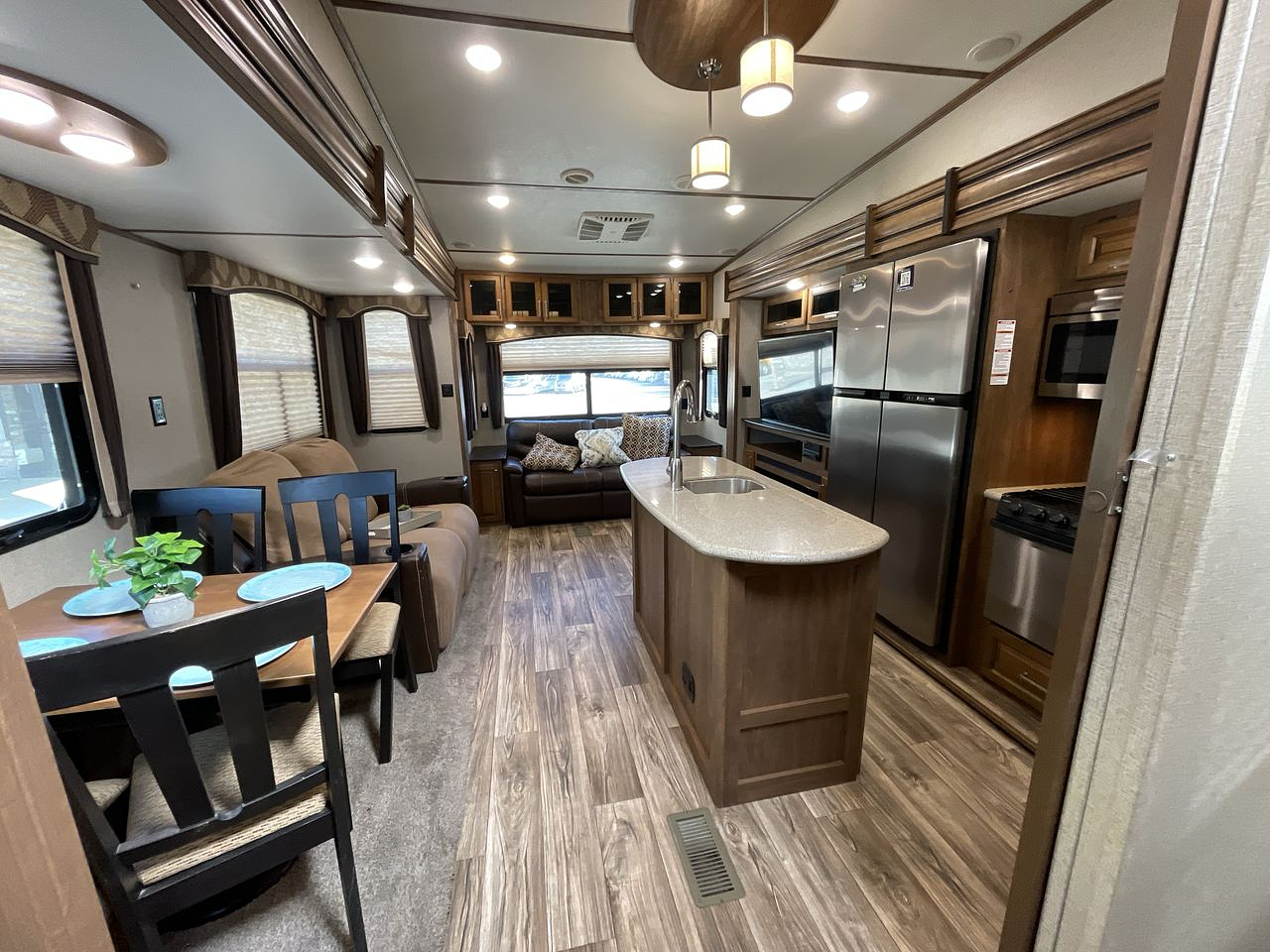 2019 KEYSTONE LAREDO 358BP