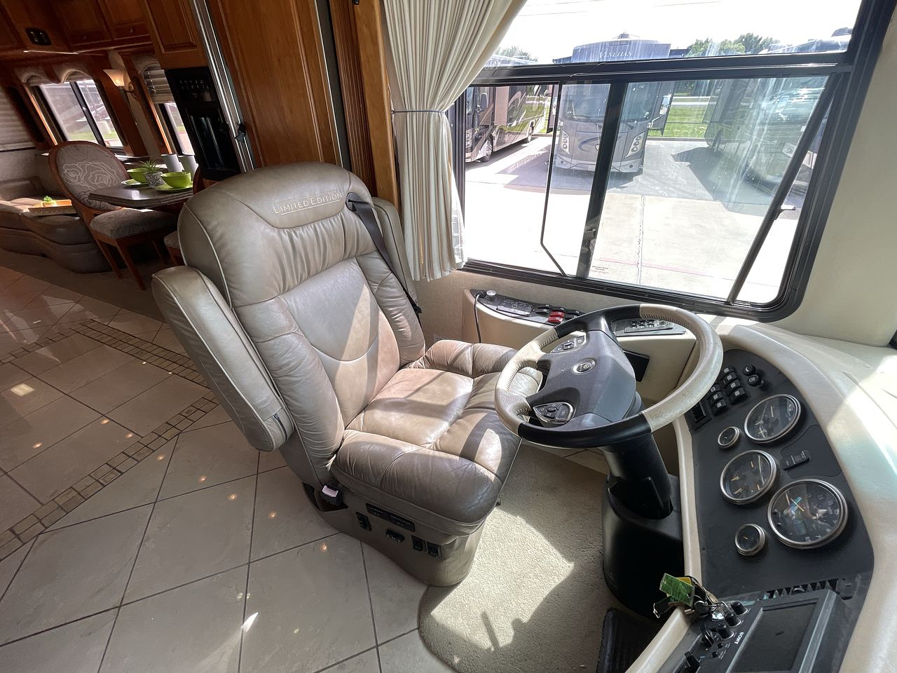 2007 MONACO DYNASTY SQUIRE IV