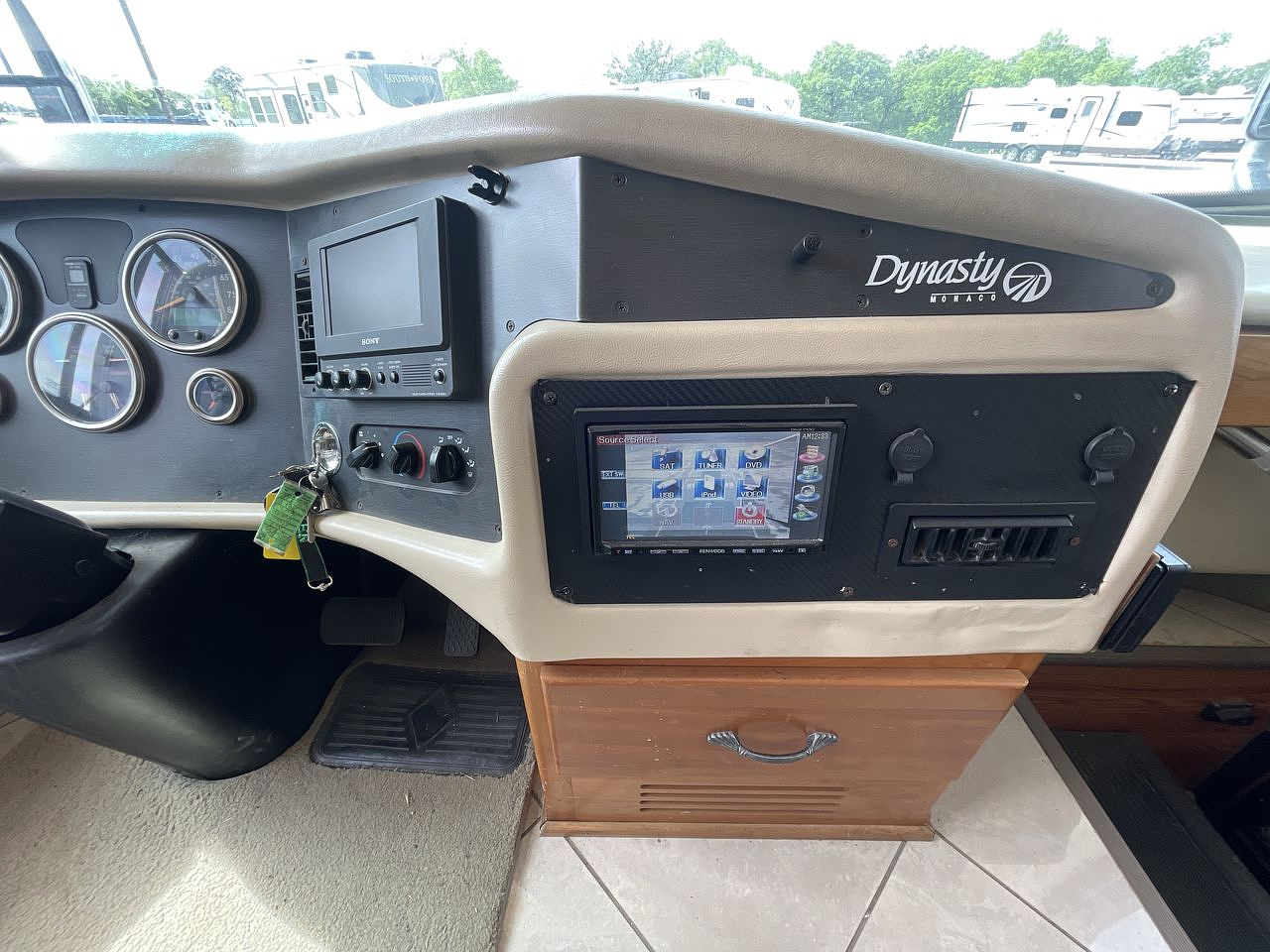 2007 MONACO DYNASTY SQUIRE IV