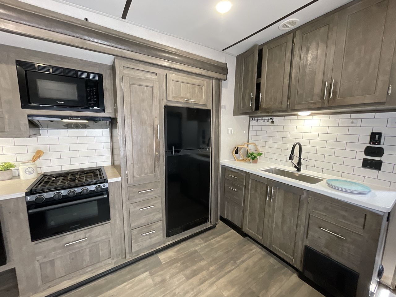 2021 FOREST RIVER XLR 335LRLE
