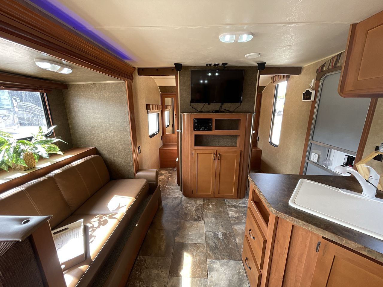 2014 FRRV CHEROKEE GREY WOLF 282BH